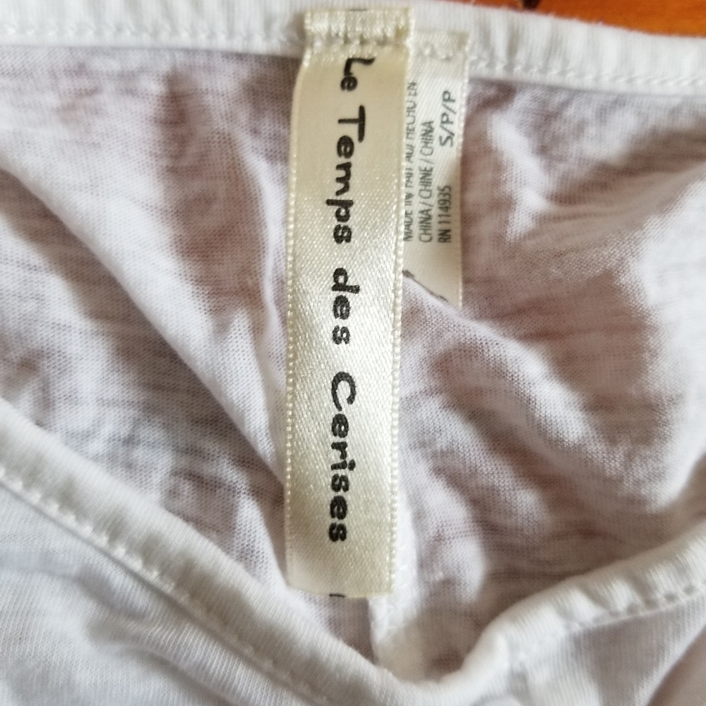Summer Top. Size Small - Picture 6 of 10